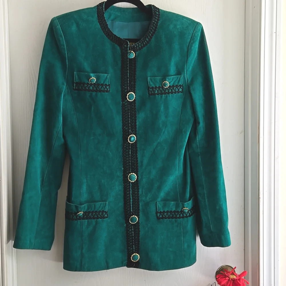 ⭐️ Host Pick ⭐️Danier Leather | Suede Green Belted Skirt Set - Picture 2 of 14
